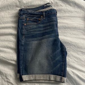 American Eagle Bermuda Shorts